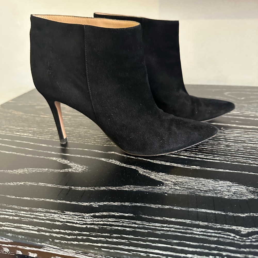 Gianvito rossi black suede point toe booties 6.5
